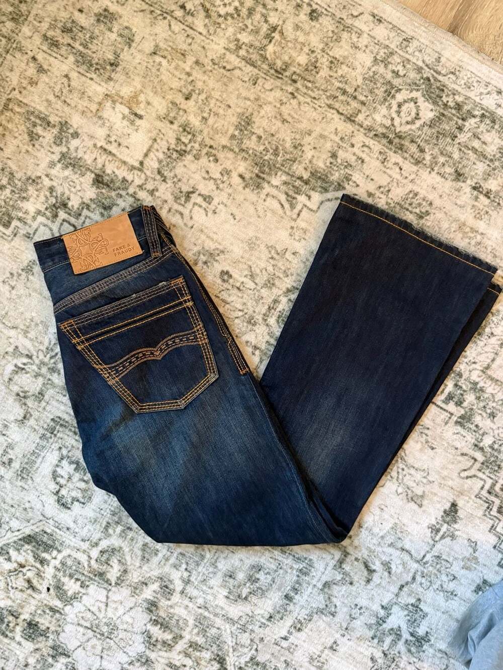 Fake & Fraudy Bell Bottom Jeans W28 x L33 Dark Wash